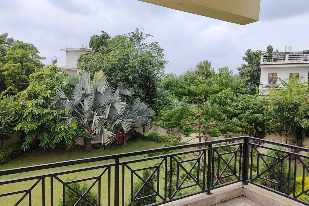 Basti House - Boutique Homestay Лакхнау Экстерьер фото